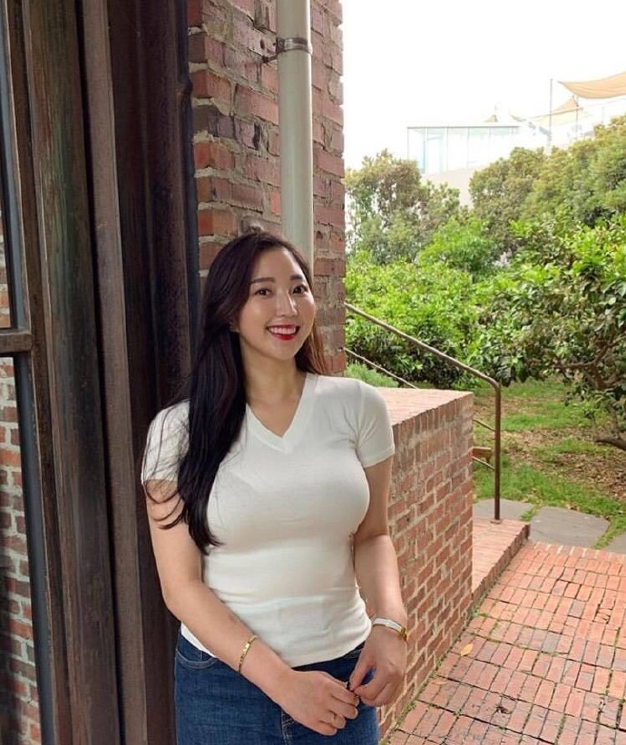 时尚的丹尼■农村的微胖女人很美，自信的眼神倾世脱俗，努力的容颜与世无争