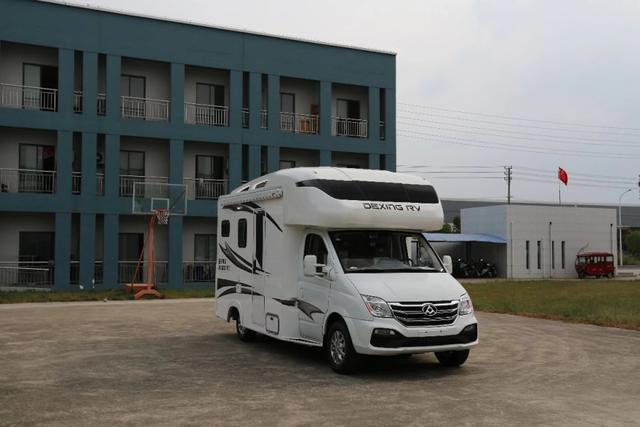 【小鱼儿和小番茄】德兴房车，我家的房子很小但院子很大