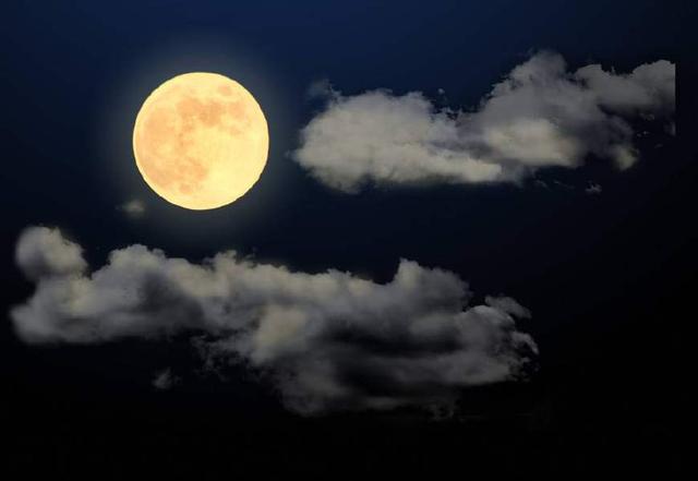 【我家就我】心理测试：四轮圆月，哪个令你想起故乡？测你努力多少年可以享福