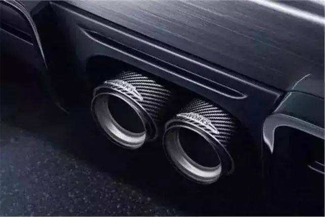 小霸王谈车■为何日系车排气管总是滴水？德系车却不滴，原因让人“大惊失色”