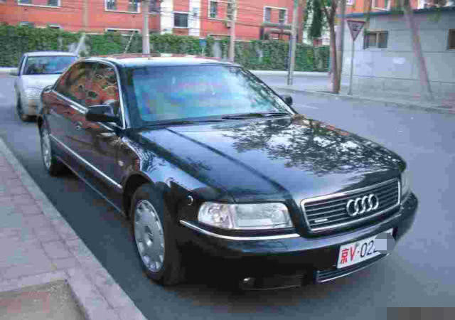 「新能源电动车知识」北京“最牛”三块车牌，路上看到记得避让，就算你开大劳也惹不起