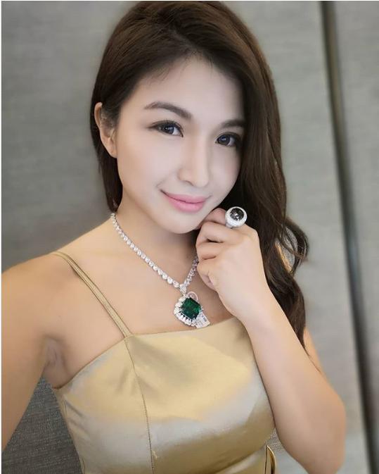 车与生活■90后女星酒后醉驾被捕！现场狼狈羞愧遮面，开40万豪车家产过亿