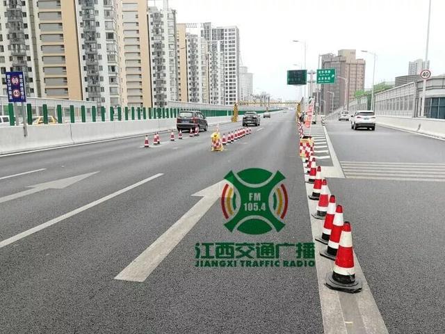 「南昌东湖交警」一天被撞两次！洪都高架“我太难了！”