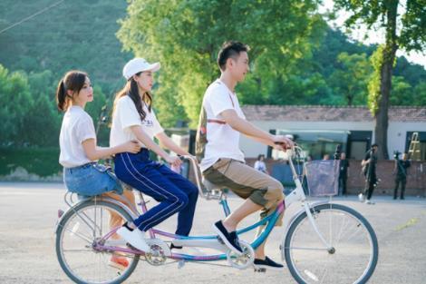 #作者布衣粗食#同学聚会上这几种人，最好敬而远之，多半是没安好心