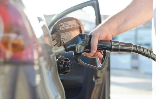 「玩车迷」你知道“一升汽油”到底是等于多少斤吗？开了这么久车都不知道