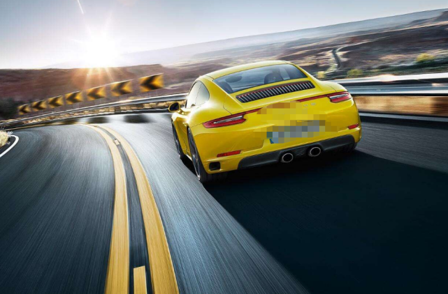 小丁娱乐@高速驾车跑120，为何还不断有车超过去？老司机告诉你其中缘由