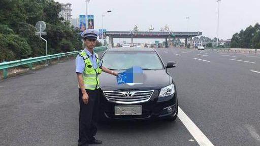 蛋蛋懂车@交警提醒：车牌上最好不要有这些，否则一律扣12分，大家注意了