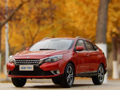 「汽车之家」分享车模，分享车知识，逸动在石凳上面摆拍，效果挺好