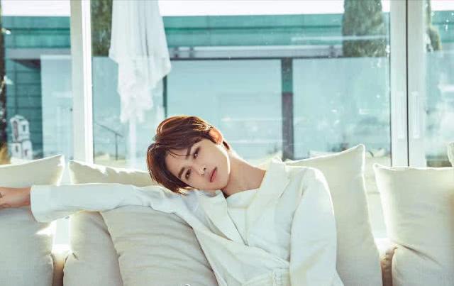 娱盼盼：朱正廷说偶像不可以谈恋爱，事业固然重要，但没必要刻意讨好大众