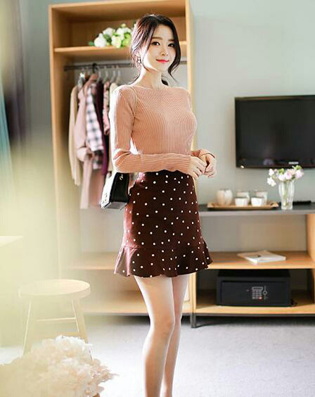 「笑谈千峰」轻展一页旧时光，让一枚红尘素心，温柔的去触摸馨香的温暖。