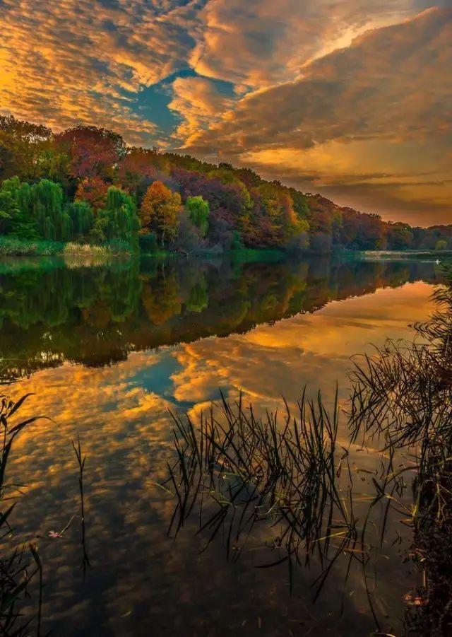 「名利场」一念起，天涯咫尺；一念灭，咫尺天涯