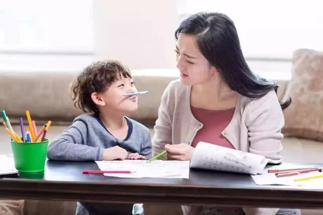 「小鹿妈咪」别再错把孩子的“同情心”当善良，“同理心”才能培养高情商