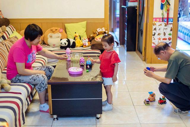 #小宋和小宝#“多个人帮忙带娃该多好！”可婆婆来了之后，宝妈反倒身心俱疲