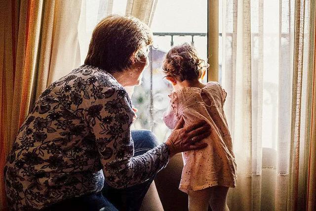 #小宋和小宝#“多个人帮忙带娃该多好！”可婆婆来了之后，宝妈反倒身心俱疲