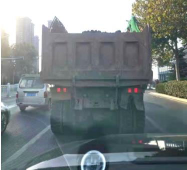 【车与生活】注意！全城&quot;通缉&quot;这辆违规车 线索征集看这里