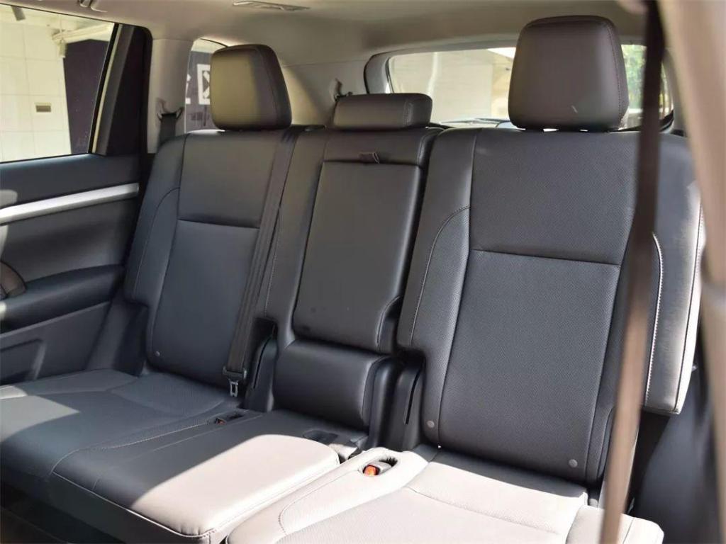 【小刘聊汽车】新手买车，哪些地方最容易白花冤枉钱？