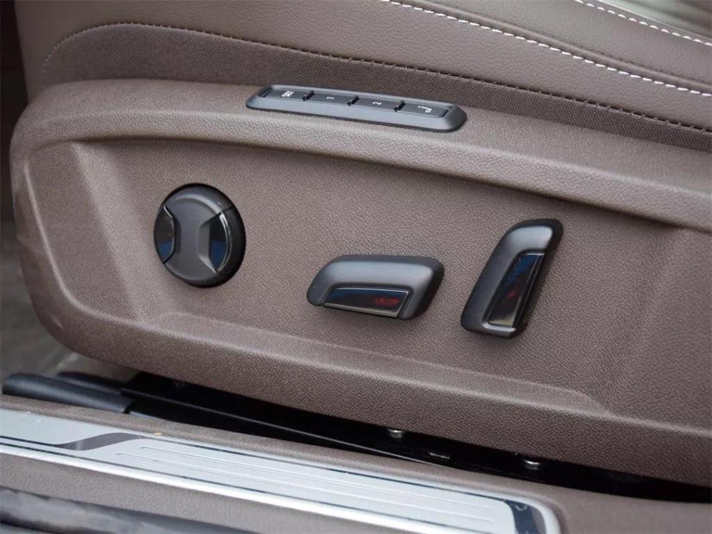 【小刘聊汽车】新手买车，哪些地方最容易白花冤枉钱？