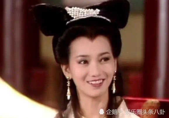 当65岁赵雅芝撞上62岁陈美琪，差距太明显，网友：没有玻尿酸的脸真自然