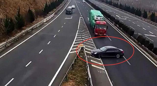 阳曲县广播电视台■错过高速出口，只能开到下一个出口？其实两个位置可以掉头