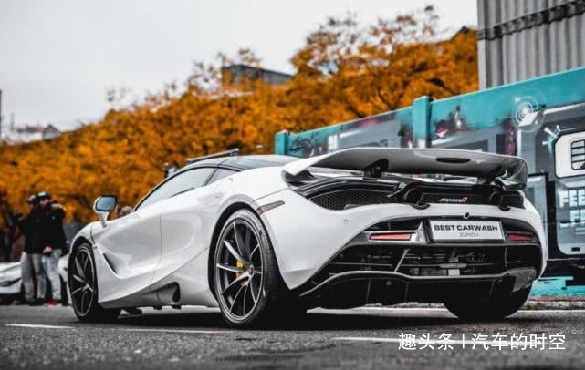 #汽车的时空#王思聪陪他看房，座驾限量版法拉利，今用过的吊水针被人公开叫卖