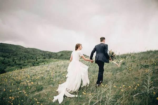 #柠檬美文#婚姻不好，也千万不能离婚，这是个骗了所有女人的励志谎言。