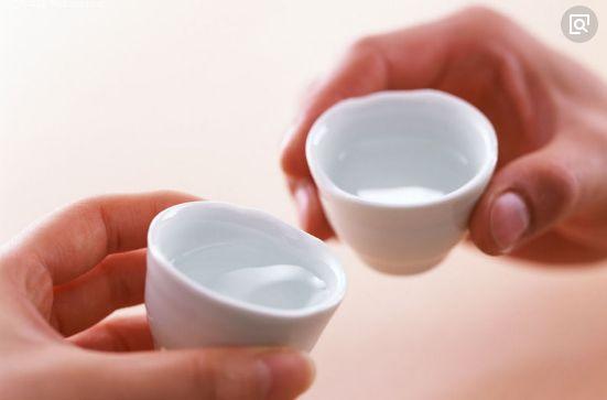 #浅浅情感说#成长是将哭声调成静音，约酒是将情绪调成震动