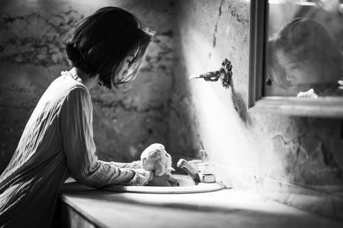 「广草情感」追女生时要不要明示对方自己的心意?—【广草情感】