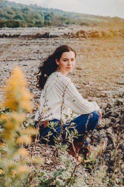 「广草情感」追女生时要不要明示对方自己的心意?—【广草情感】