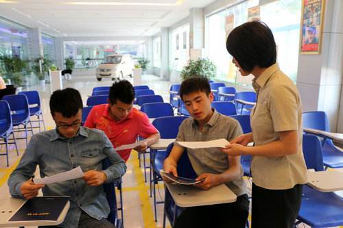 「漫漫职场路」面试官问：你什么时候可以入职，聪明人会这样回答！