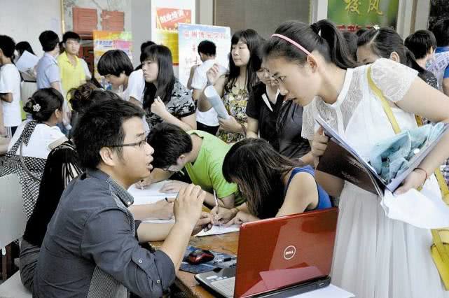 「漫漫职场路」面试官问：你什么时候可以入职，聪明人会这样回答！