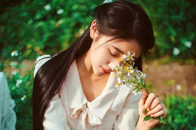 逗逗说■心里没有你，却频繁联系你的男人，无非是藏着这些“小心思”