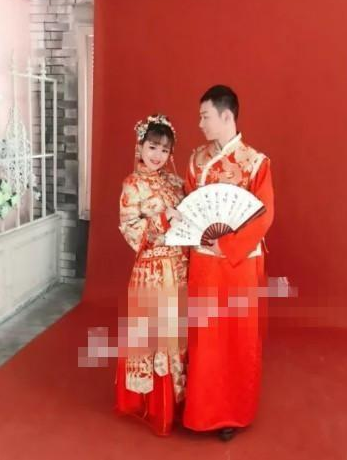 #瓜子很酸#网红“拉面哥”辞去上万元工资，迎娶女粉丝后自立门户，如今却过