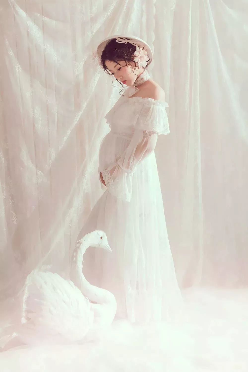 「一切源于生活」踮起脚，提起裙边 ；迈着幸福的步伐，吟唱着孕育的美好-白天鹅