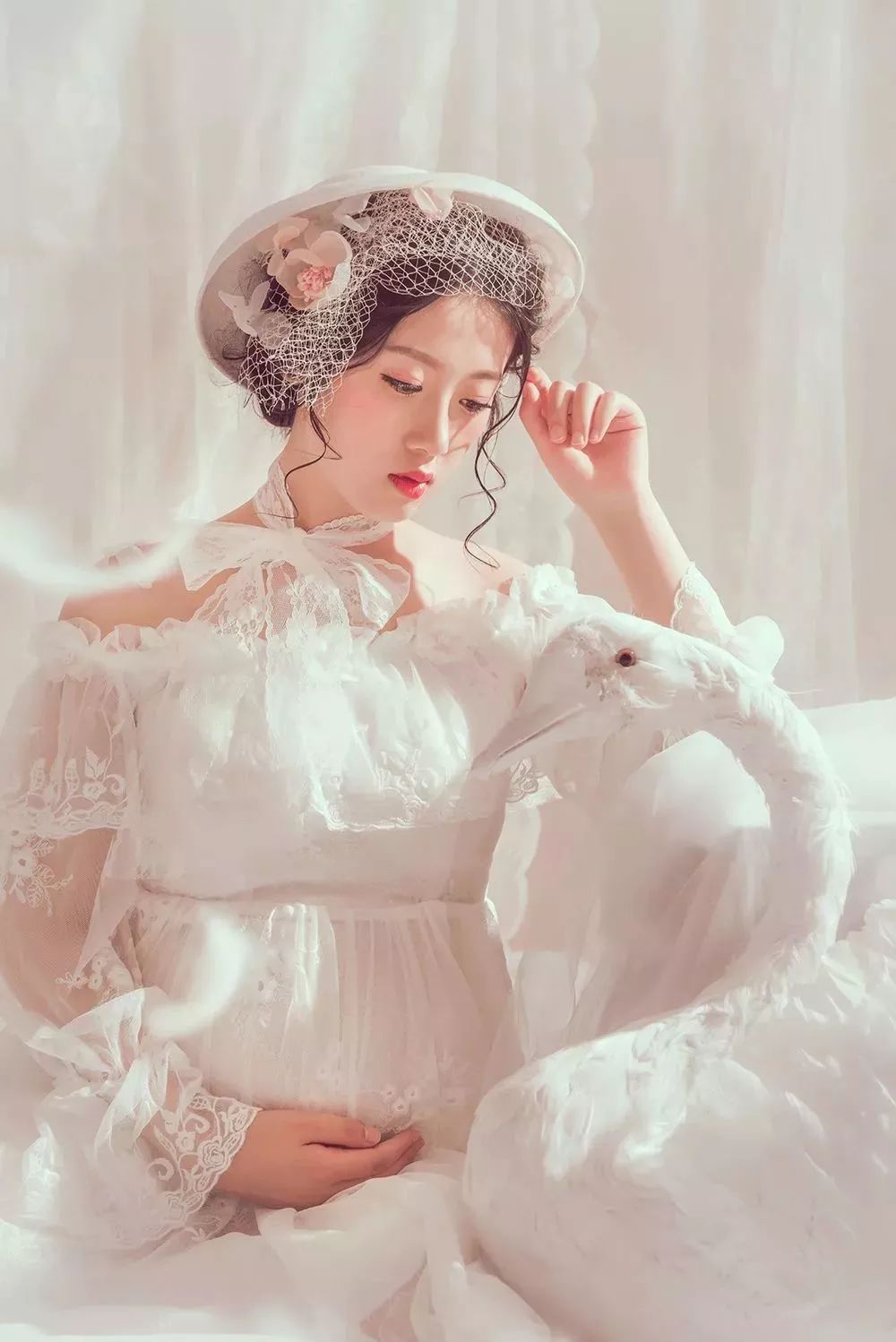 「一切源于生活」踮起脚，提起裙边 ；迈着幸福的步伐，吟唱着孕育的美好-白天鹅