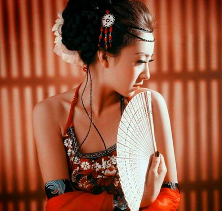 「落叶在农村」古人为何说“笑贫不笑娼”？而对于此类女人，曾被很多人唾弃