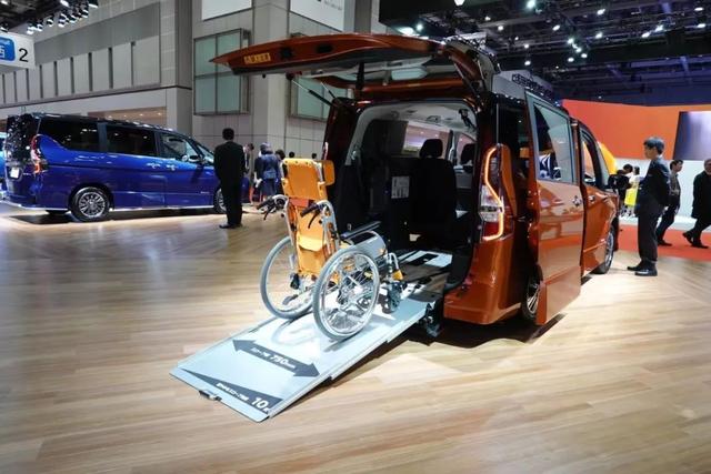 【阿虎汽车】汽车当移动发电机，后备箱装轮椅，东京车展上的日系精巧设计