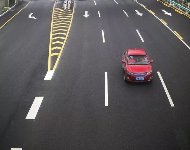 [养车宝典]开车不系安全带、打电话的注意了，贵阳交警已开始使用监控抓拍系统