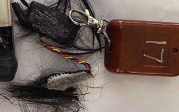 重庆青年报：大叔在考驾照时，坐立不安还抓耳挠腮，不料其头发下竟暗藏玄机