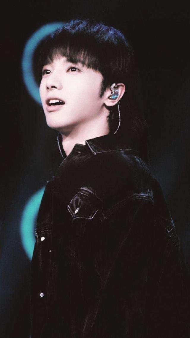 华晨宇全国粉丝团@心灵之约！少看外表，多看内心！