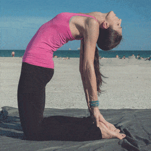 掌握这几个瑜伽训练动作，帮你用最短时间内练出＂女神背＂