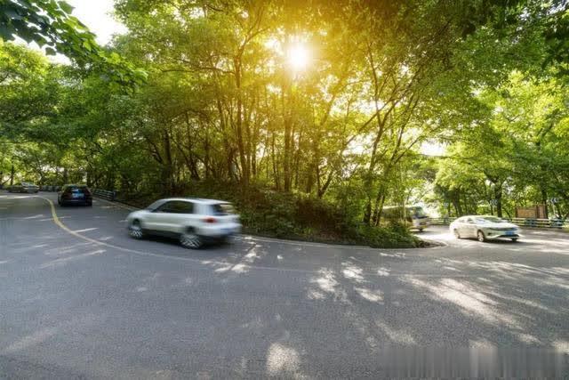 【长沙北方汽车教育】汽车超过5000公里就要换机油吗？