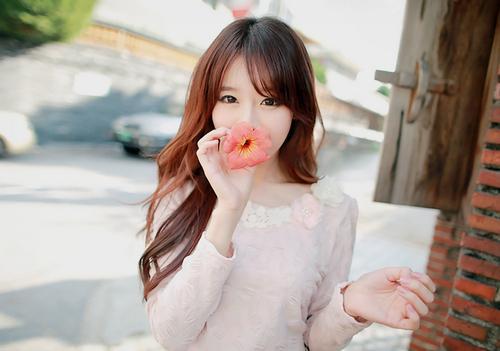 【小辉唠情感】感情中，聪明女人学会3个“小套路”，才能牢牢拴住男人的心