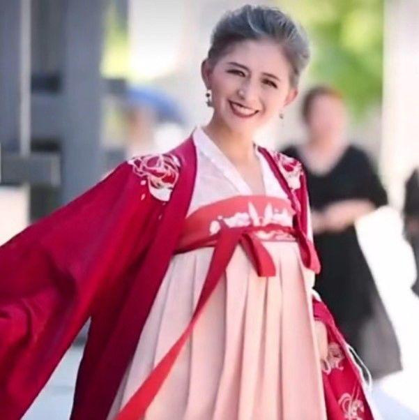 #浅浅情感说#“我奶奶是粉丝300万的抖音网红”：余生怎么活，这是最好的答案