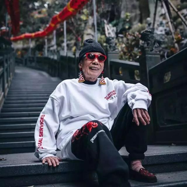 #浅浅情感说#“我奶奶是粉丝300万的抖音网红”：余生怎么活，这是最好的答案