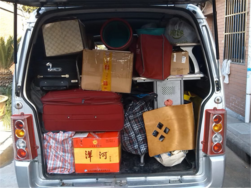 颖颖说车■为什么原来很常见的面包车，现在却销声匿迹了？原因很扎心！