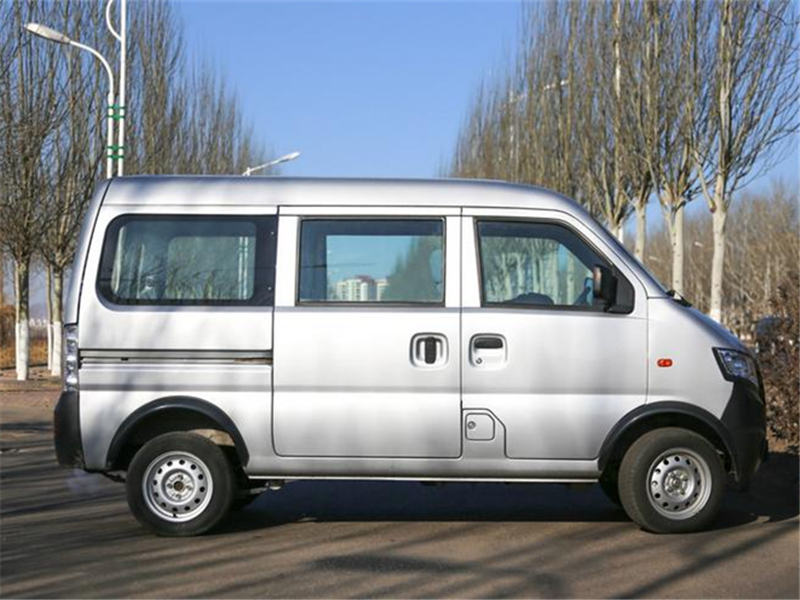 颖颖说车■为什么原来很常见的面包车，现在却销声匿迹了？原因很扎心！