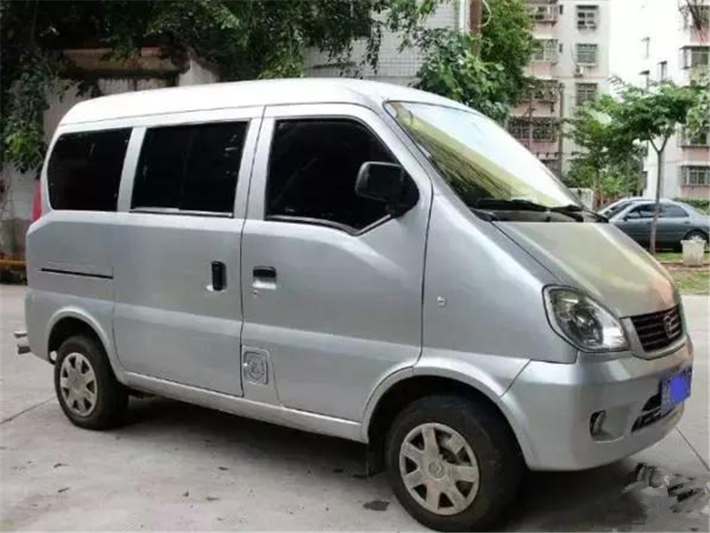 颖颖说车■为什么原来很常见的面包车，现在却销声匿迹了？原因很扎心！