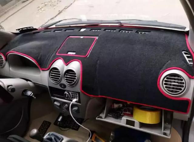 「东风悦达起亚包头领航」汽车中控遮光垫是摆设，听听专家的解答，顿时茅塞顿开