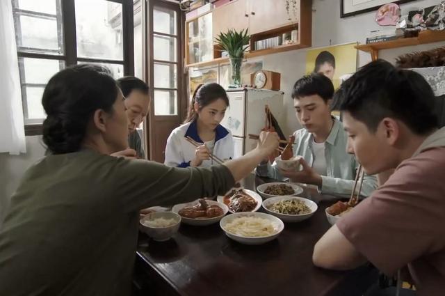 [公子逸]“儿子，你娶了媳妇忘了娘”“您恨不得把我拆了，补给我弟弟”