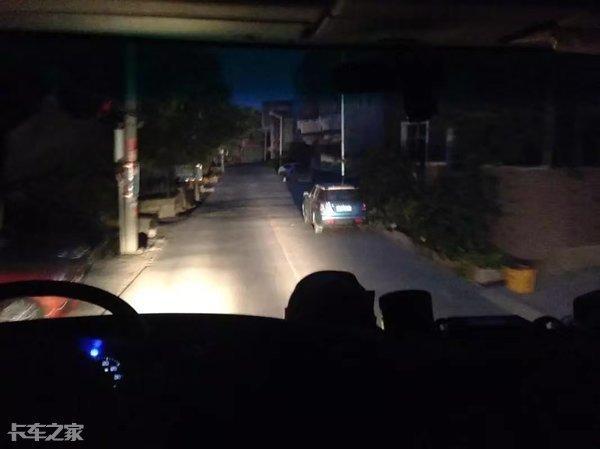 卡车之家@跑车遇到这种找茬的只能花钱了事儿，卡车司机：就当破财免灾吧